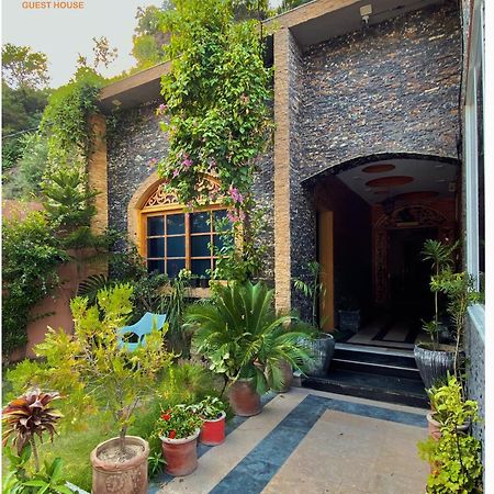Cloud 9 Guest House Muzaffarabad Exterior foto