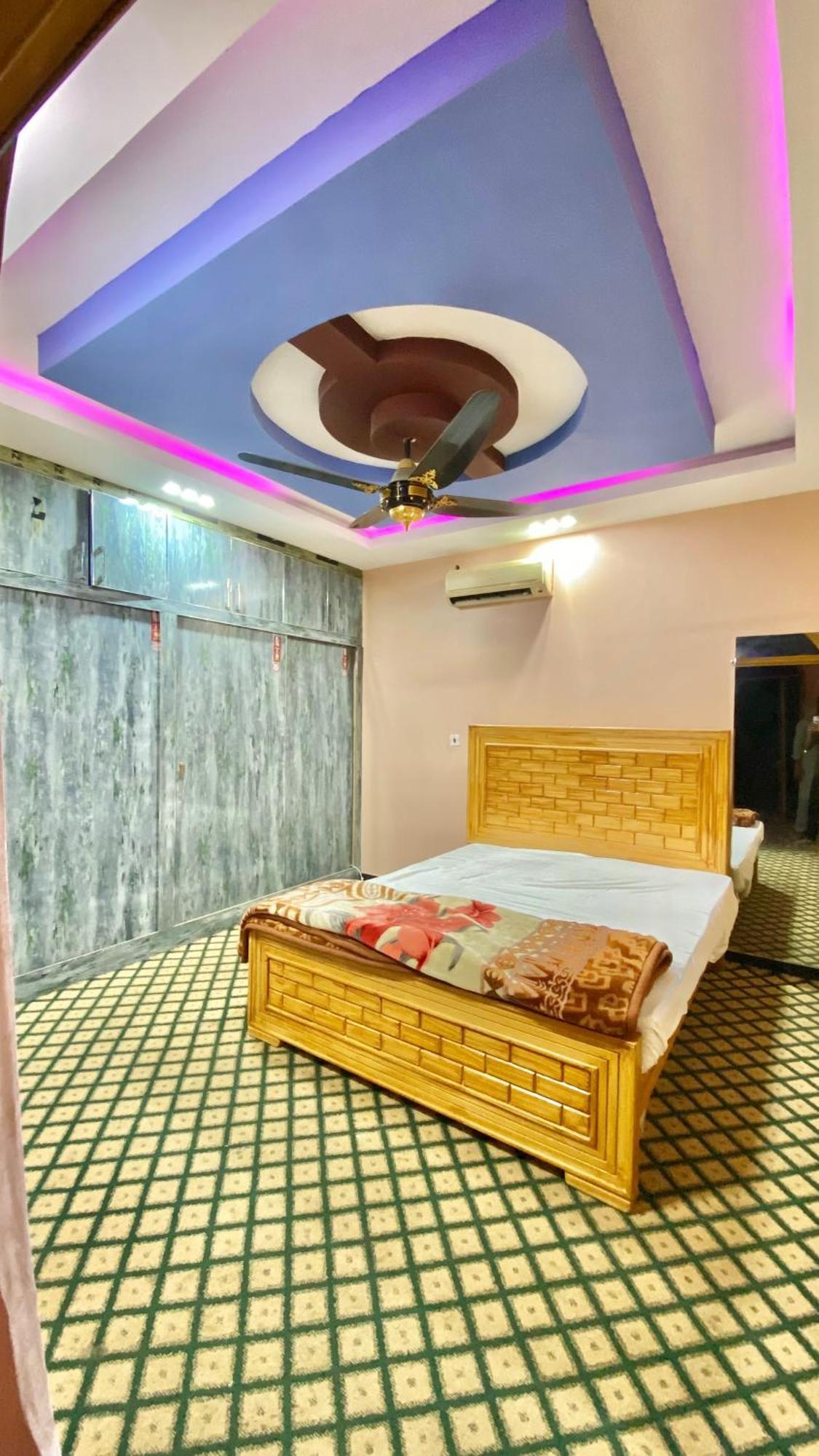 Cloud 9 Guest House Muzaffarabad Exterior foto