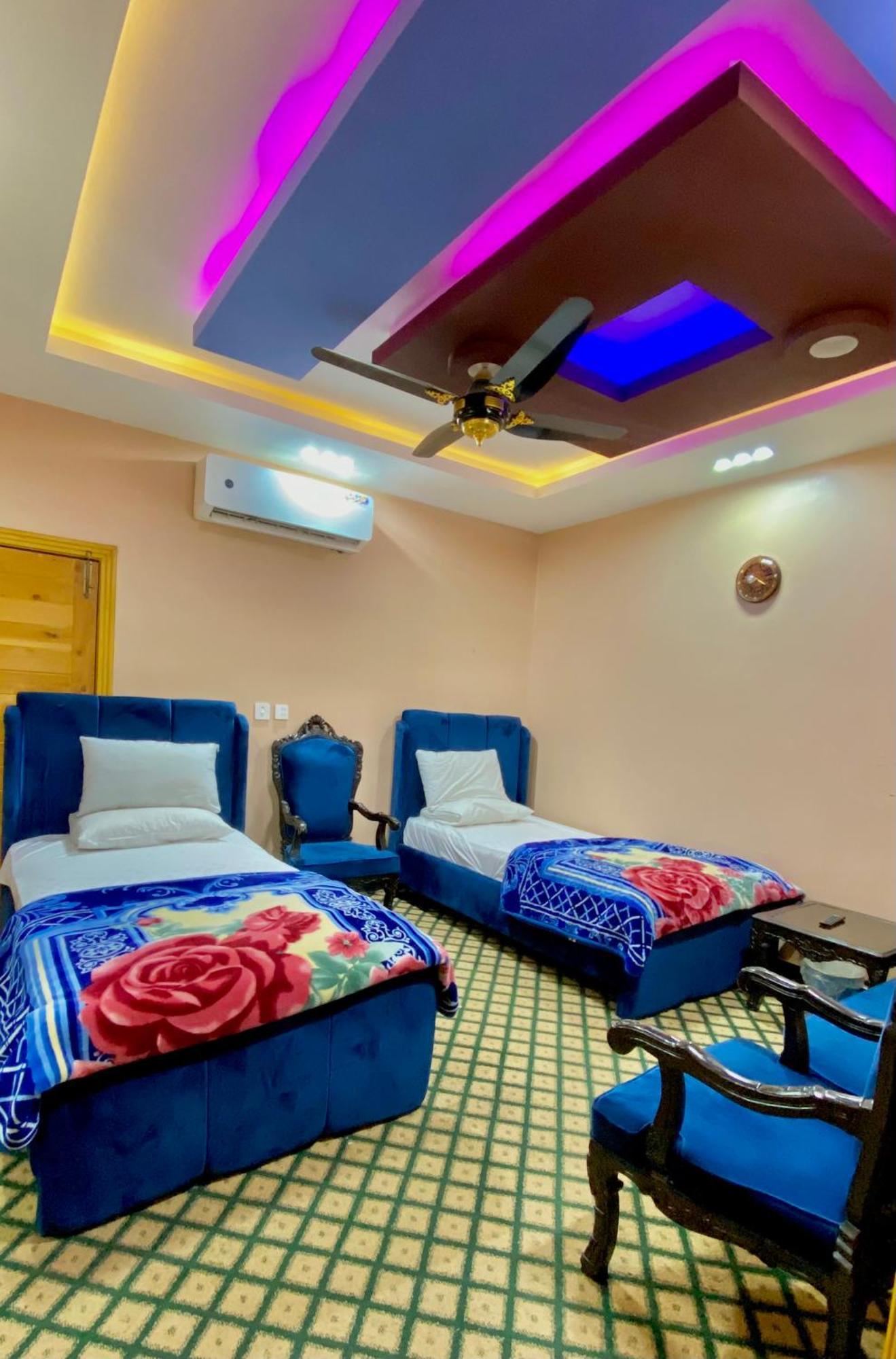 Cloud 9 Guest House Muzaffarabad Exterior foto