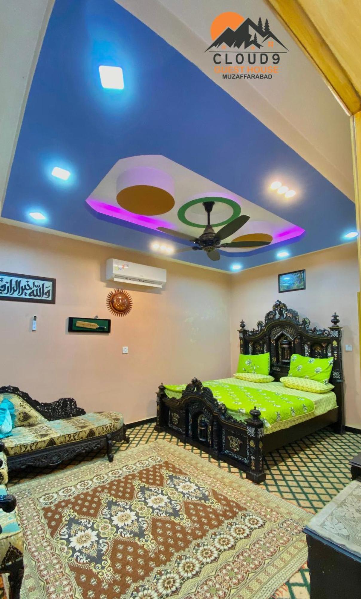 Cloud 9 Guest House Muzaffarabad Exterior foto